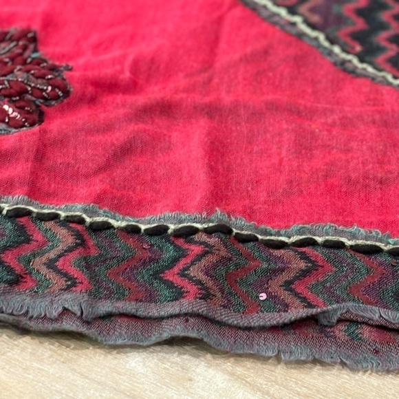 ANTHROPOLOGIE Feathers by Tolani Embellished Wool Bright Pink Scarf Shawl - Picture 14 of 14